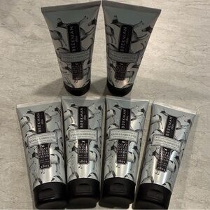 Beekman 1802 Skincare Set - Black and Gray